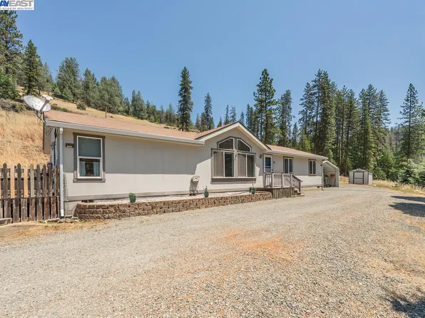 81 Spruce Ln, Weaverville, CA 96093