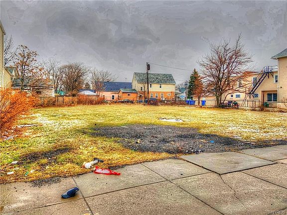 3rd image of 1548 Broadway St