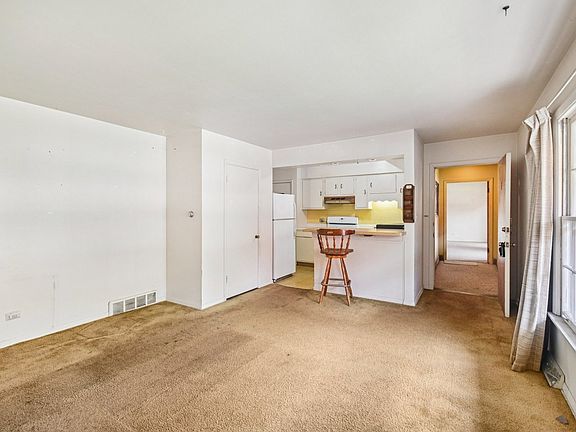 5th image of 100 Pine Ct