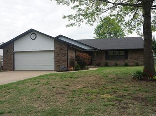 1405 Oakwood Dr, Henryetta, OK 74437