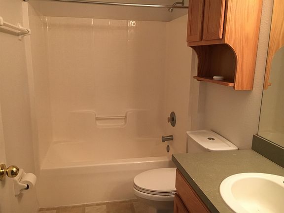 5th image of 555 Delancey Dr