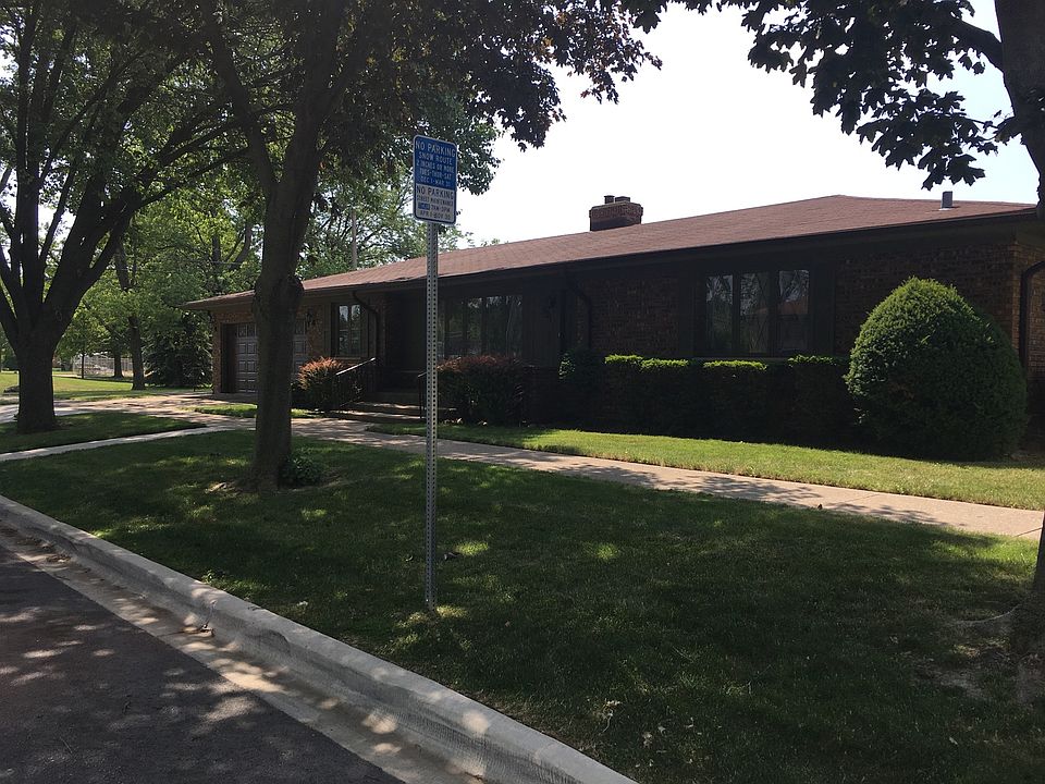 1st image of 901 Cromwell Ave