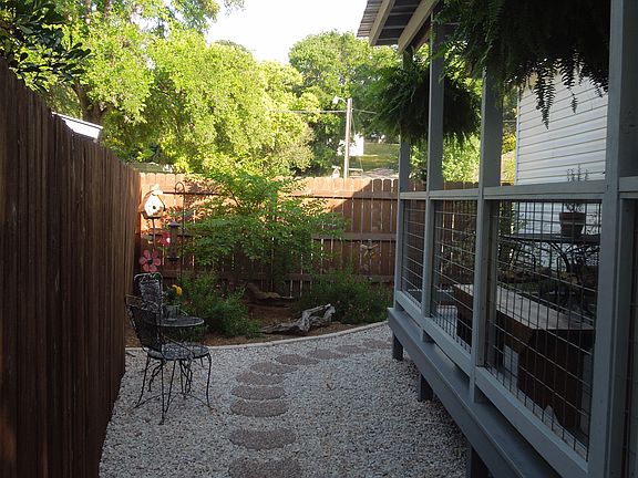 3rd image of 102 Placid Cove Dr