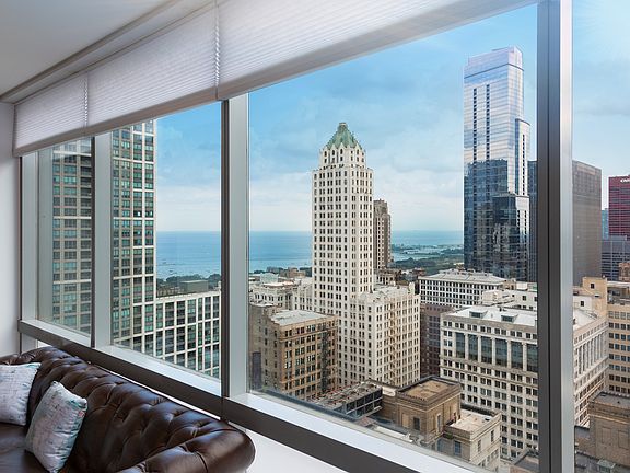 5th image of 8 E Randolph St Unit 3208