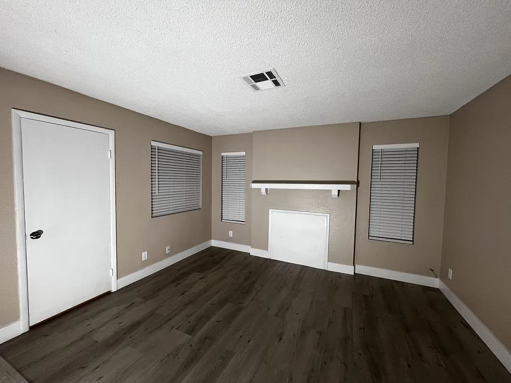 4221 Middlesex Ave — Photo 3