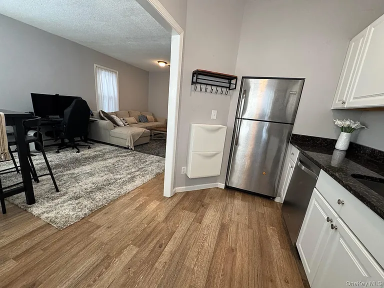 172 Main St #1 — Photo 3