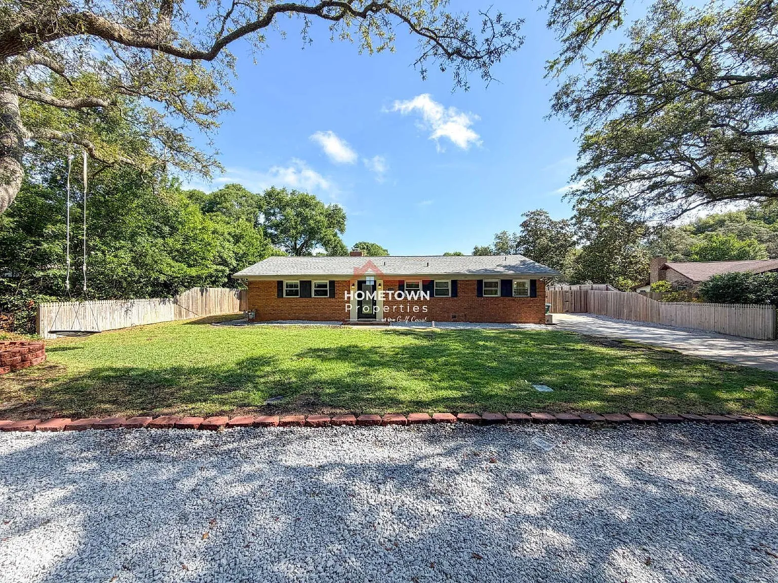 3 bed, 2.0 bath, 1801 sqft, $3,650 — Photo 3