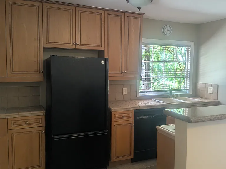 5648 Calzada Del Bosque — Photo 5