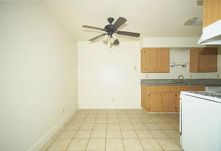 3581 - 3585 N. Parkway Drive — Photo 5