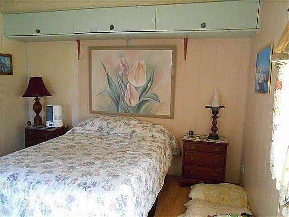 5th image of 167 Windsor Dr