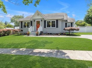 650 Franklin Ave, Sayville, NY 11782
