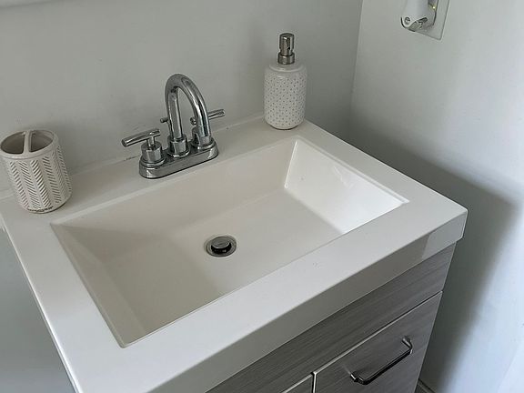 3rd image of 219 Ohio St #1