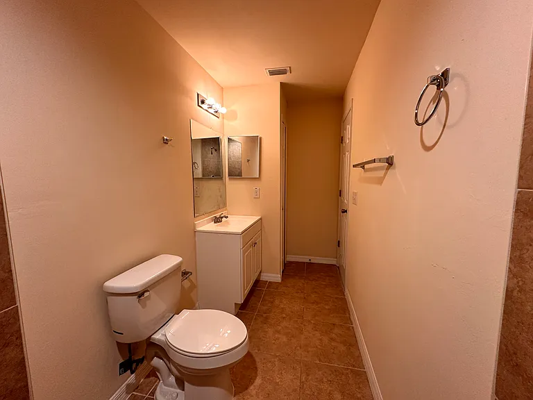 618 SE 13th Ave — Photo 11