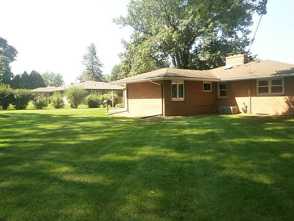 2nd image of 2019 Edgebrook Dr