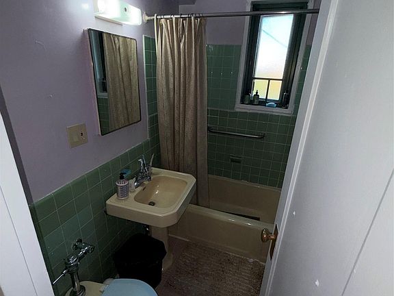 4th image of 1501 Metropolitan Avenue #10D