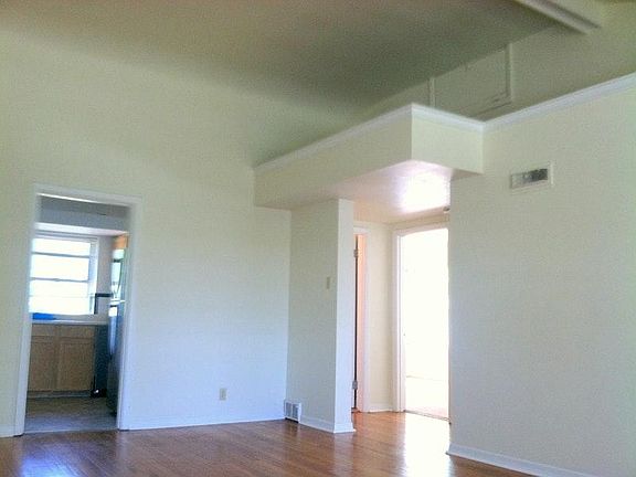 3rd image of 8221 Delmar Blvd APT 2E