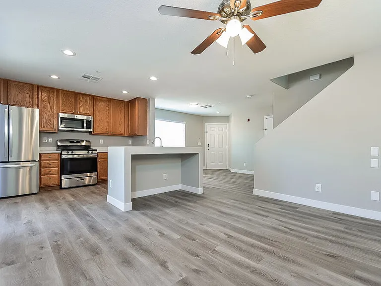3010 Sunrise Bay Ave — Photo 5