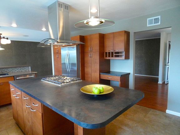 2nd image of 5756 Eldergardens St