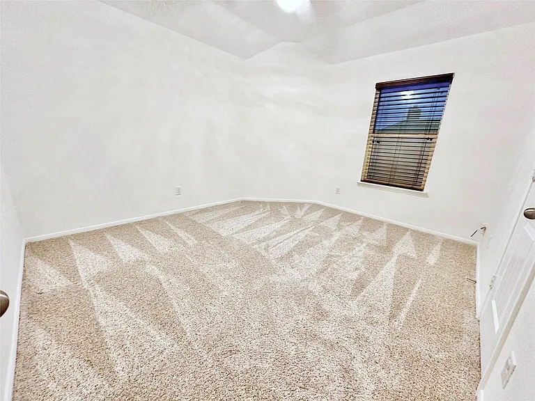 12801 Winter Springs Dr — Photo 16