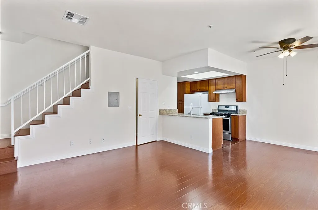 2 bed, 1337 sqft, $3,500 — Photo 3