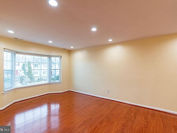 5th image of 4054 Summer Hollow Ct