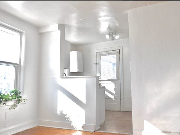 5th image of 7202-7212 Lyndover Pl 2601 Bellevue #7212