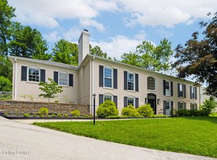 417 Blankenbaker Ln, Indian Hills, KY 40207