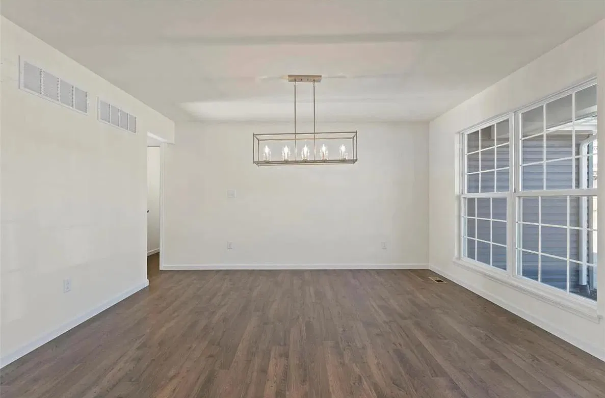 4 bed, 2784 sqft, $3,500 — Photo 3