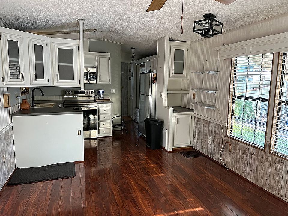 1st image of 3390 Gandy Blvd N #586
