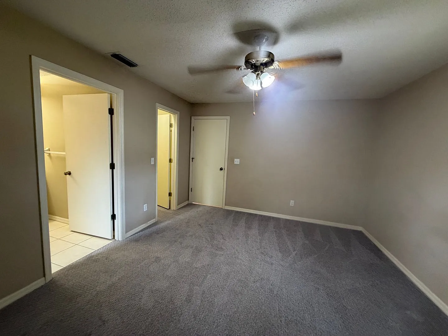 Three Bedroom Two Bathroom Inverness Highlands Rental — Photo 2