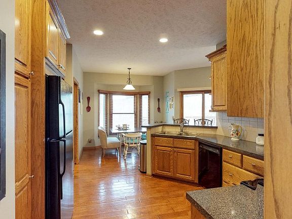 5th image of 916 Southridge Dr