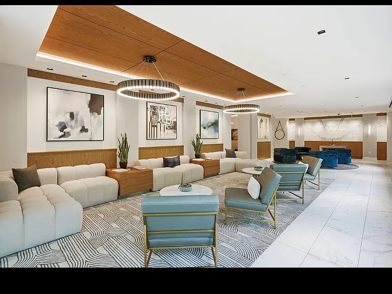 800 Columbia St #1802 — Photo 11