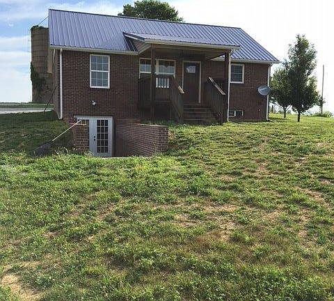 2nd image of 5793 Paris Pike