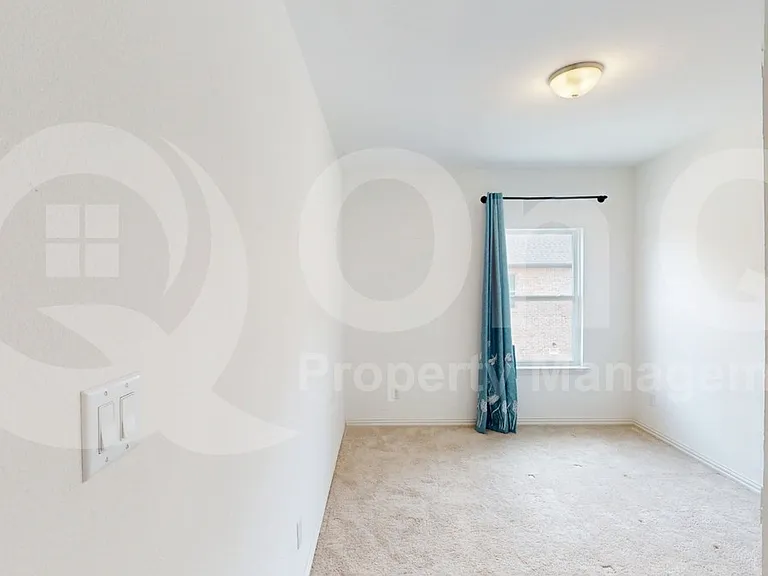 7506 Edgeware Rd — Photo 15