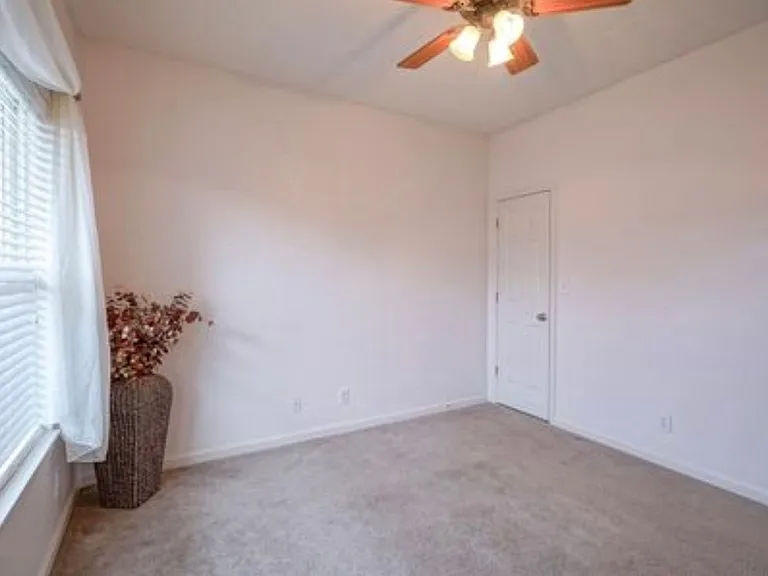 2712 Gulfstream Ln — Photo 19