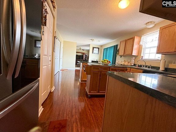 4th image of 412 Bombing Range Rd