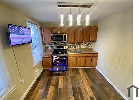 2nd image of 1520 W Champlost St #2F