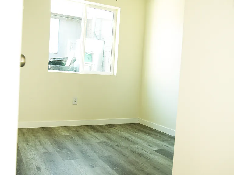723 W F St #723 — Photo 7