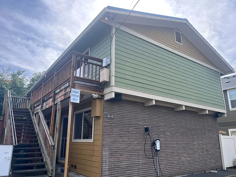#202-5618 N Greeley Ave — Photo 1