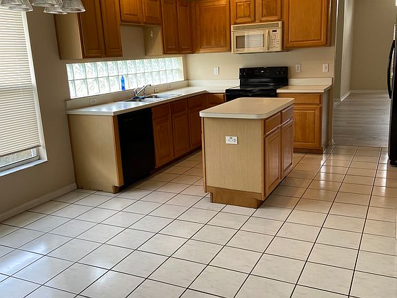 4th image of 10563 Sun Villa Blvd