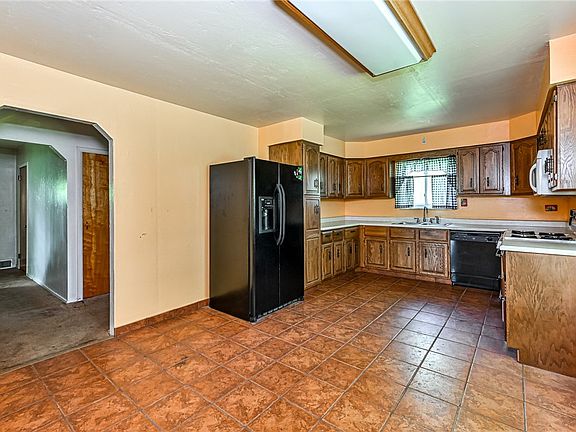 4th image of 184 Mount Pleasant Rd