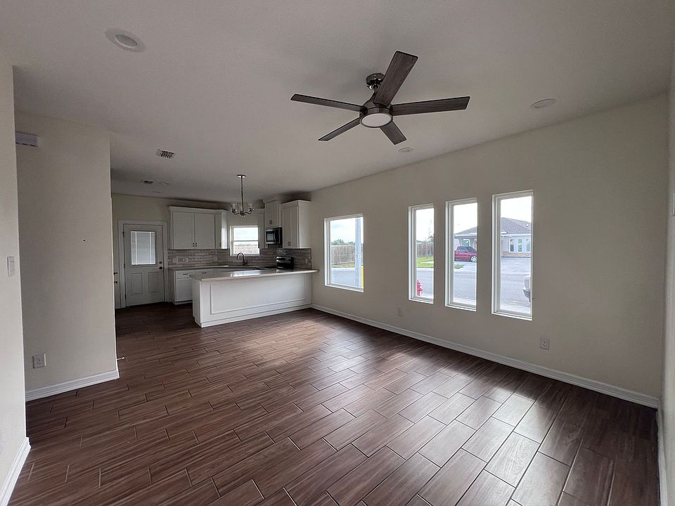 1st image of 1025 N Clarence Ave #A