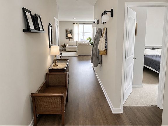 3rd image of 124 Olivia Cir