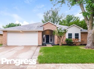 831 Larue Dr, Cedar Hill, TX 75104