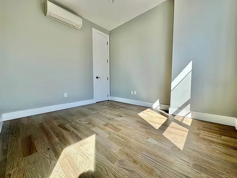 254 Melrose St #1B — Photo 3