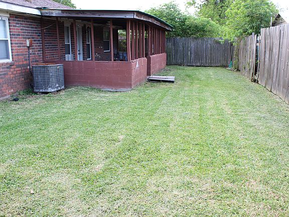 4th image of 128 Stephen Dr