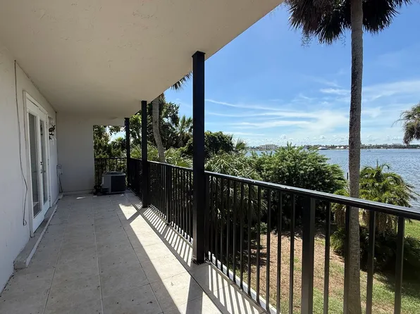 900 S Peninsula Dr APT 214, Daytona Beach, FL 32118