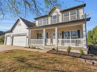 1018 Maple Woods Dr, Liberty, MO 64068