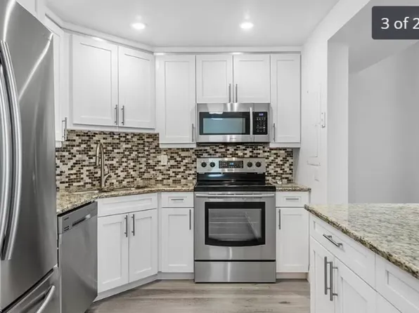 5 Bluebill Ave, Naples, FL