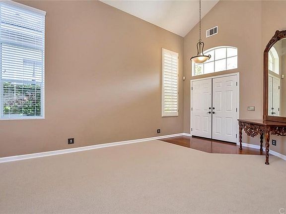 3rd image of 5 Peacock Ct